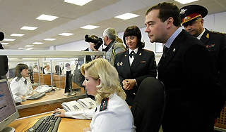 Медведев пообещал и дальше менять МВД Медведев пообещал и дальше менять МВД