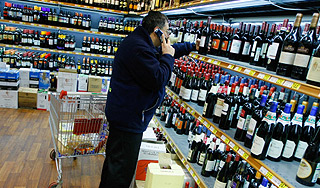 Россиян лишают дешевого вина Россиян лишают дешевого вина