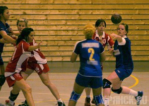 Брянские гандболистки потерпели поражение после беспроигрышной серии