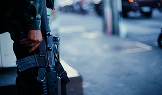 В Казахстане открыли стрельбу по людям В Казахстане открыли стрельбу по людям