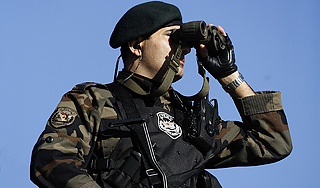 Спецназ готовит штурм захваченного парома Спецназ готовит штурм захваченного парома