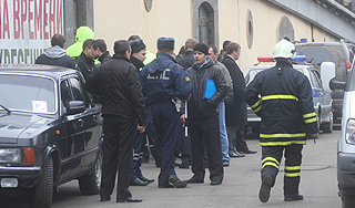 Женщина сбила двух мужчин на юге Москвы Женщина сбила двух мужчин на юге Москвы