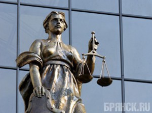 За жестокое обращение с сыном женщина получила условный срок