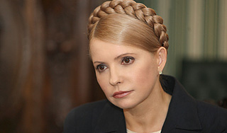 Юлия Тимошенко прикована к постели Юлия Тимошенко прикована к постели