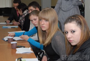 Депутаты горсовета рассказали лицеистам о пенсии