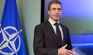 Генсек НАТО сломал себе руку Генсек НАТО сломал себе руку