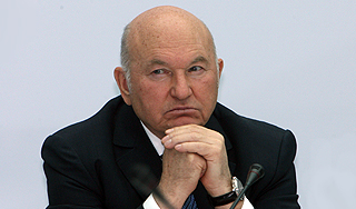 Лужков отвечал больше четырех часов Лужков отвечал больше четырех часов