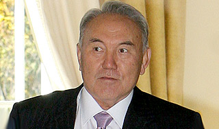 Назарбаев устроил казахам новые выборы Назарбаев устроил казахам новые выборы