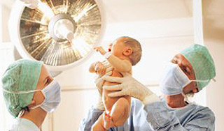 Женщина родила дочь от своей матери Женщина родила дочь от своей матери