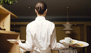 Клиенты ресторана похитили официантку Клиенты ресторана похитили официантку