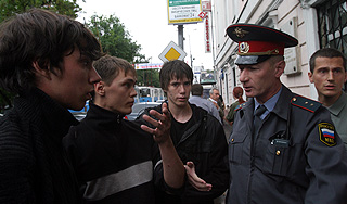 Полицейские сломали подростку лопатку Полицейские сломали подростку лопатку