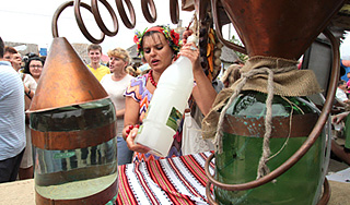 Россияне переходят на самогон Россияне переходят на самогон