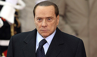 Клуни и Роналду защитят Берлускони в суде Клуни и Роналду защитят Берлускони в суде