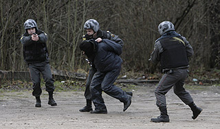 Жилье стрелка под Иркутском брали штурмом Жилье стрелка под Иркутском брали штурмом