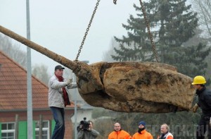 В Германии откопали танк с останками брянского воина