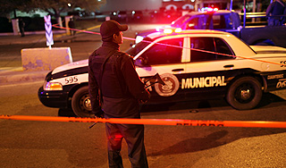 В трех машинах нашли тела 23 человек В трех машинах нашли тела 23 человек