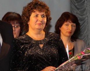 Учителям и воспитателям торжественно вручили денежные гранты