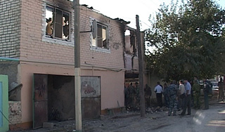 Боевик взорвался при минировании магазина Боевик взорвался при минировании магазина