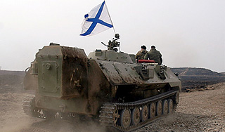 Морская пехота отмечает свой праздник Морская пехота отмечает свой праздник