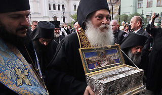 Поясу поклонились три миллиона россиян Поясу поклонились три миллиона россиян