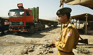 Пакистан закрыл НАТО путь в Афганистан Пакистан закрыл НАТО путь в Афганистан