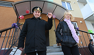 Новые дома для военных покрыла плесень Новые дома для военных покрыла плесень