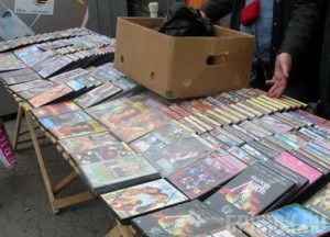 Житель Почепа заплатит 20 тысяч рублей за продажу пиратских дисков