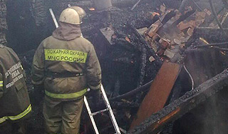 На горящем складе в Москве пропал рабочий На горящем складе в Москве пропал рабочий