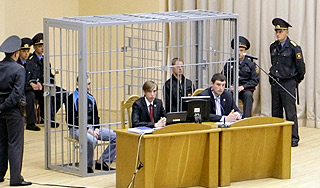 Взорвавших метро приговорили к расстрелу Взорвавших метро приговорили к расстрелу