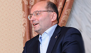 Свердловского губернатора спасают врачи Свердловского губернатора спасают врачи