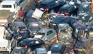 На трассе столкнулись 176 автомобилей На трассе столкнулись 176 автомобилей