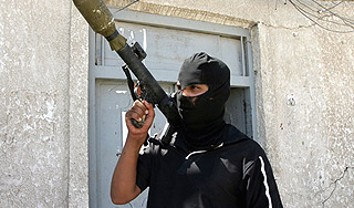 В Цхинвале обстреляна квартира генпрокурора В Цхинвале обстреляна квартира генпрокурора