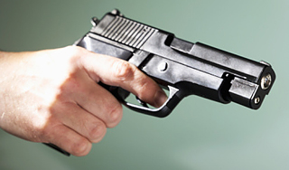 Москвича ранили из пистолета в метро Москвича ранили из пистолета в метро