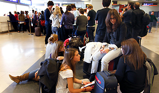 Десятки россиян застряли в Пекине Десятки россиян застряли в Пекине