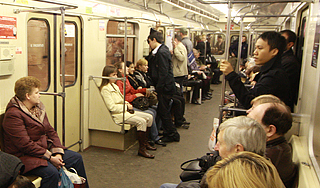 В вагоне московского метро устроили резню В вагоне московского метро устроили резню