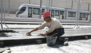 Корейский поезд убил пятерых рабочих Корейский поезд убил пятерых рабочих