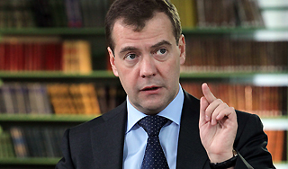 Медведев ответил митингующим Медведев ответил митингующим