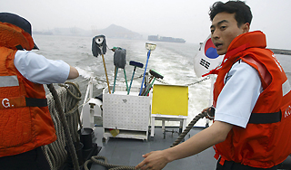 Китайцы убили южнокорейского офицера Китайцы убили южнокорейского офицера