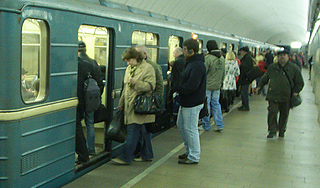 Мужчина умер утром в московском метро Мужчина умер утром в московском метро