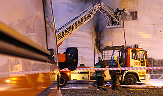 Под Петербургом вспыхнуло здание вокзала Под Петербургом вспыхнуло здание вокзала