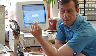 Британский киборг хочет в русские "Аватары" Британский киборг хочет в русские "Аватары"