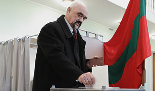 Глава Приднестровья выбыл из борьбы Глава Приднестровья выбыл из борьбы