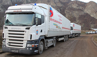 Российские грузовики пропустили в Косово Российские грузовики пропустили в Косово