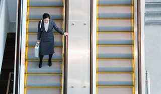 Женщина погибла на эскалаторе ТЦ в Самаре Женщина погибла на эскалаторе ТЦ в Самаре