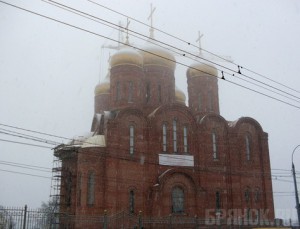 На кафедральный собор установили все пять куполов