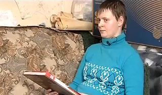 Девочка добровольно заточила себя на 10 лет Девочка добровольно заточила себя на 10 лет