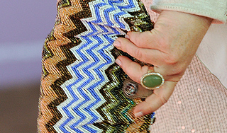 Беднякам пожертвовали кольцо с сапфирами Беднякам пожертвовали кольцо с сапфирами