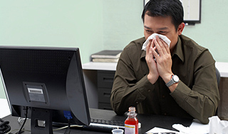 Треть россиян болеют на рабочем месте Треть россиян болеют на рабочем месте