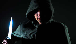 Мужчина устроил на улице Ярославля резню Мужчина устроил на улице Ярославля резню