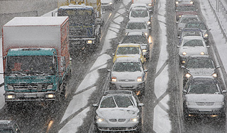 Снегопад парализовал Москву Снегопад парализовал Москву